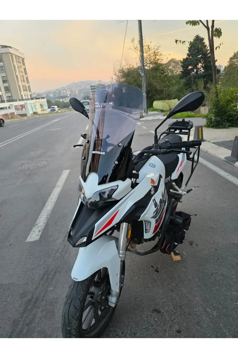 Benelli TRK 251 Ön Cam 2019-2023 Model 56cm Füme Renkli 4mm