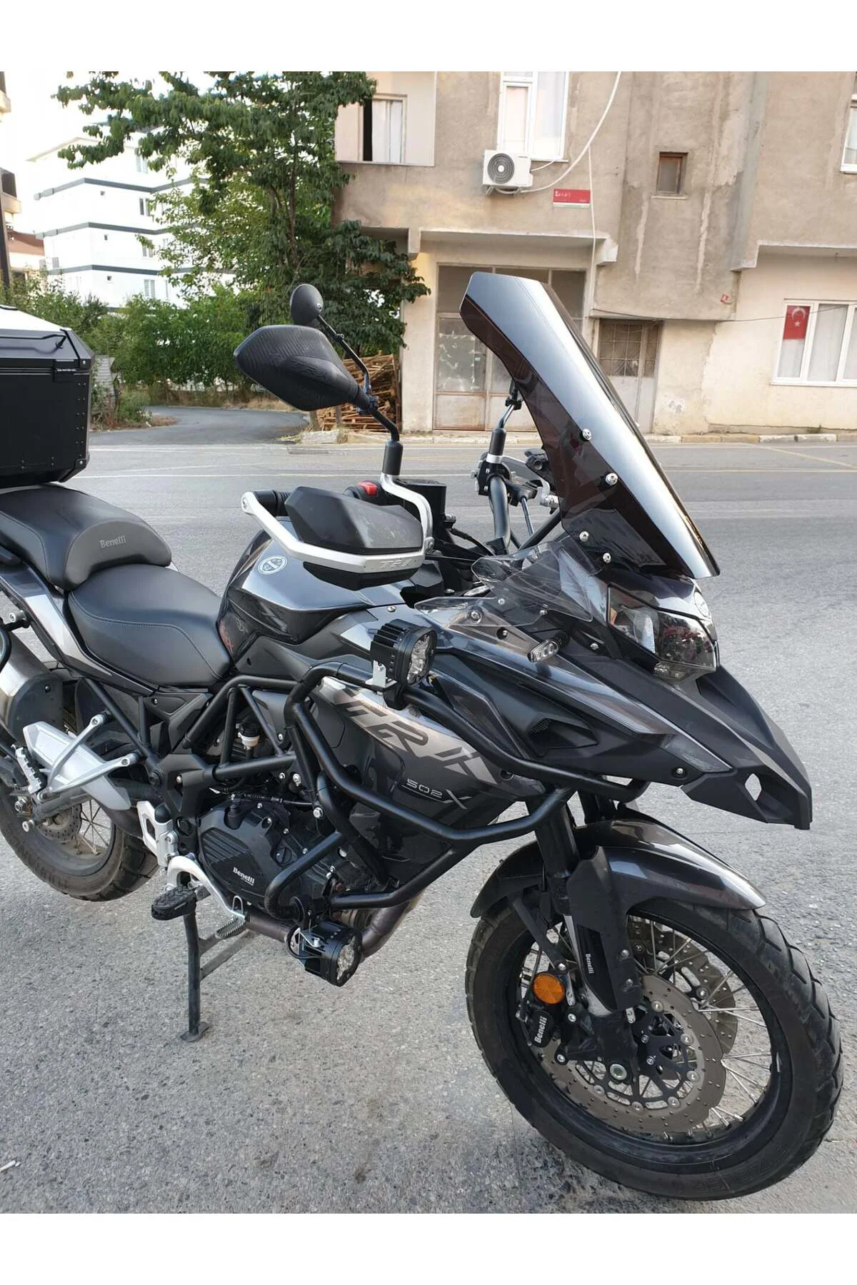 Benelli TRK 502 Ön Cam 2017-2026 Model 54cm Siyah Renkli 4mm