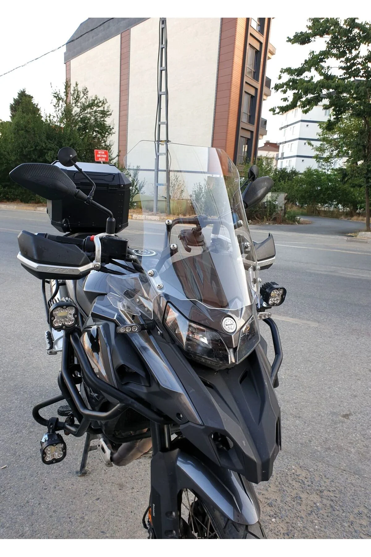 Benelli TRK 502 Ön Cam 2017-2026 Model 54cm Şeffaf Renkli 4mm