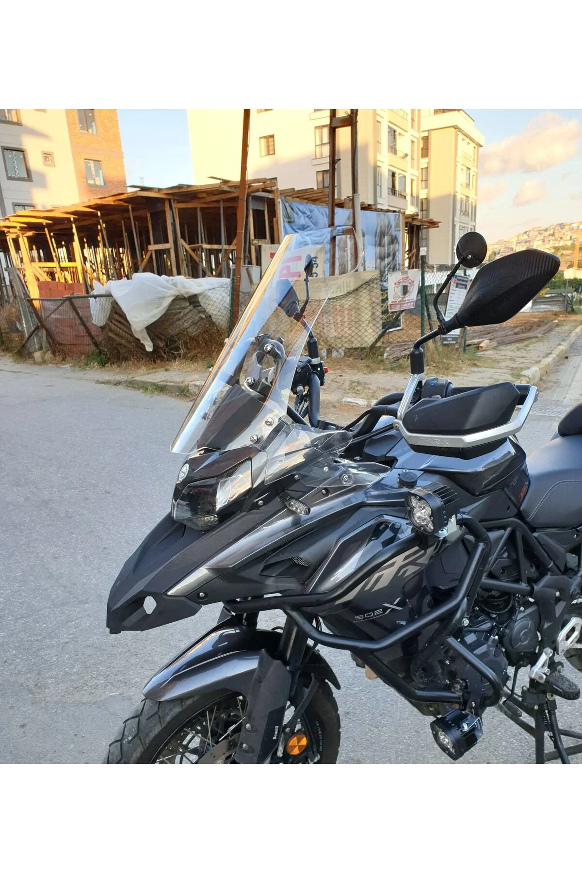 Benelli TRK 502 Ön Cam 2017-2026 Model 54cm Şeffaf Renkli 4mm