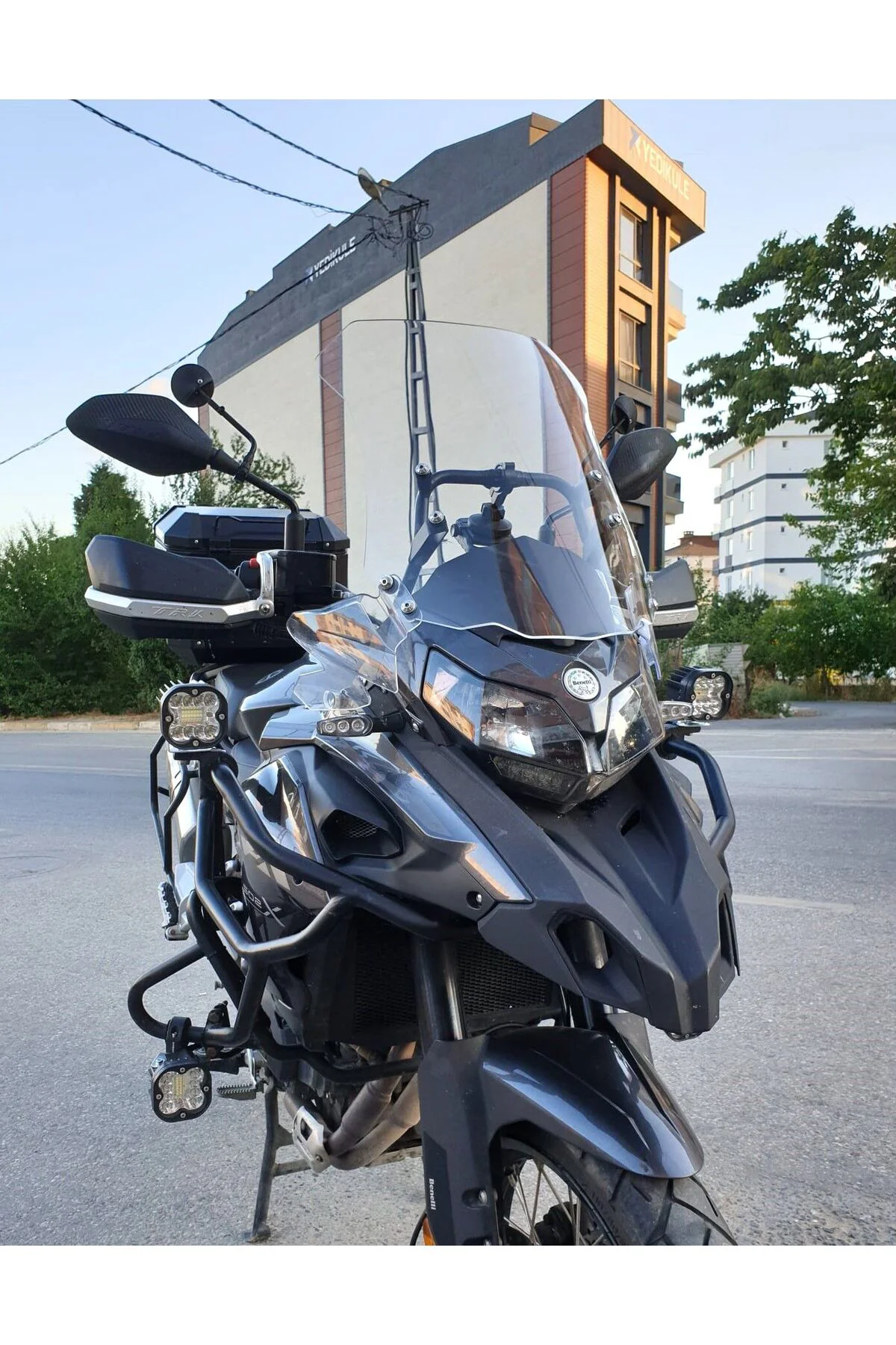 Benelli TRK 502 Ön Cam 2017-2026 Model 54cm Şeffaf Renkli 4mm