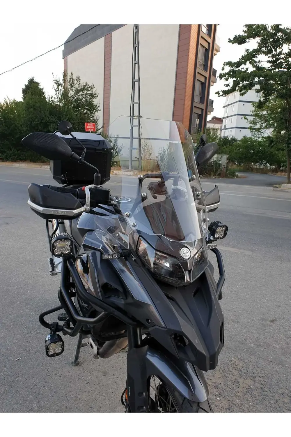 Benelli TRK 502 X Ön Cam 2017 2024 Model 54cm Şeffaf Renkli 4mm U