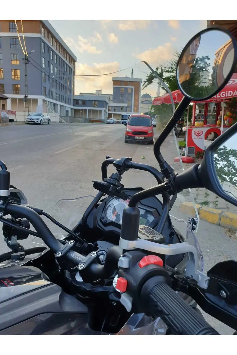 Benelli TRK 502 X Ön Cam 2017 2024 Model 54cm Şeffaf Renkli 4mm U