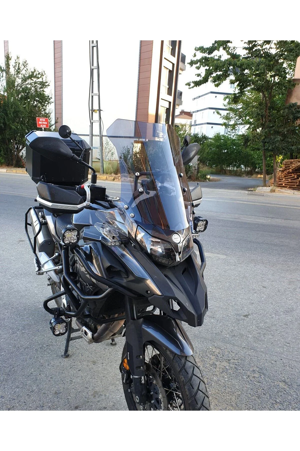 Benelli TRK 502 X Ön Cam 2017-2026 Model 54cm Füme Renkli 4mm
