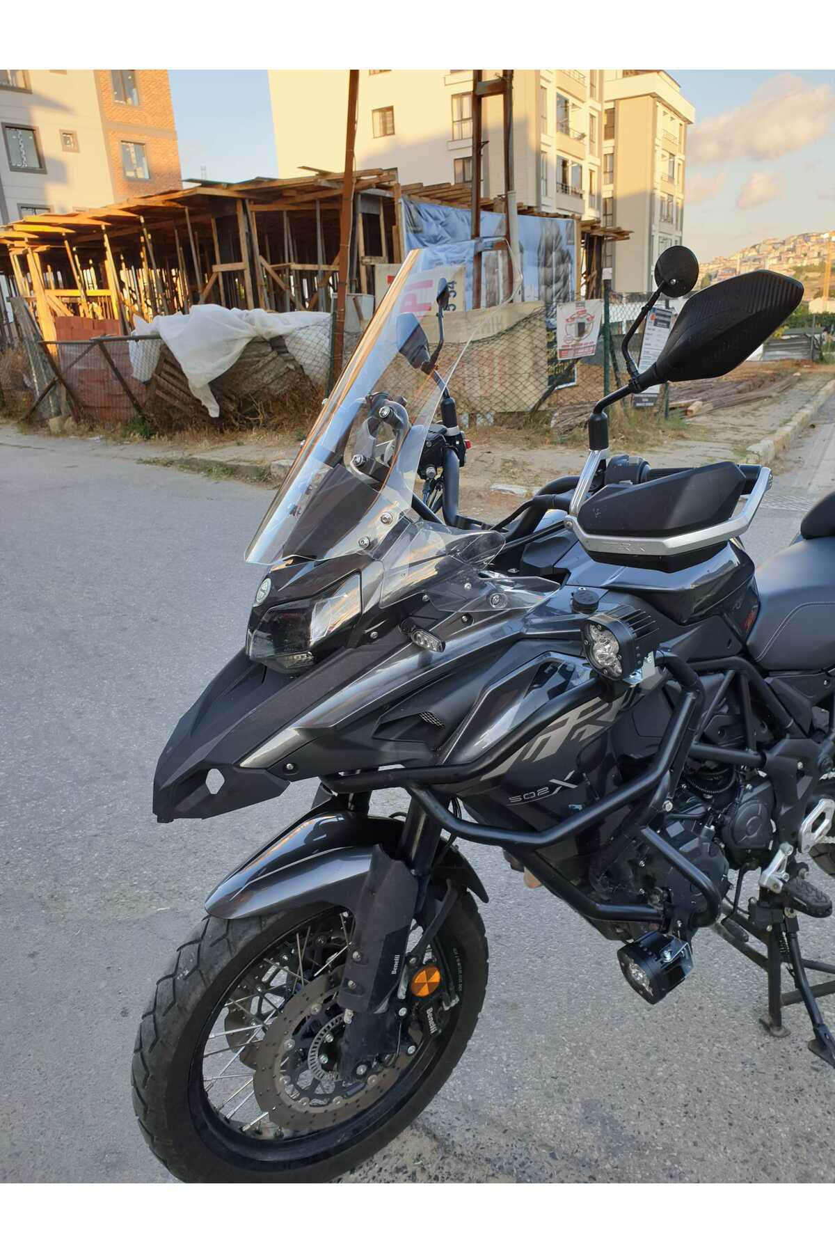 Motocam Benelli Trk 502 X Ön Cam 2017 2024 Model 54Cm Şeffaf Renkli 4Mm U