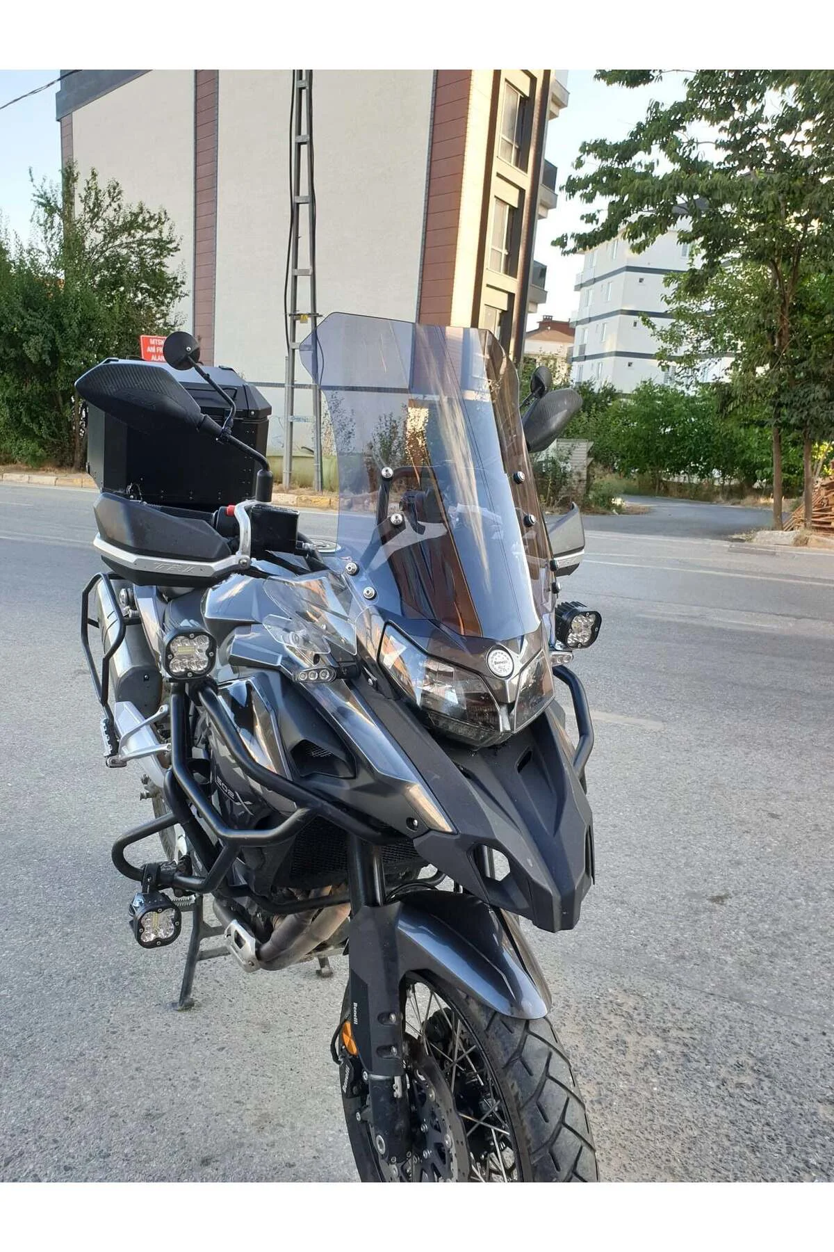 Benelli TRK 502 X Ön Cam 2017-2026 Model 54cm Füme Renkli 4mm