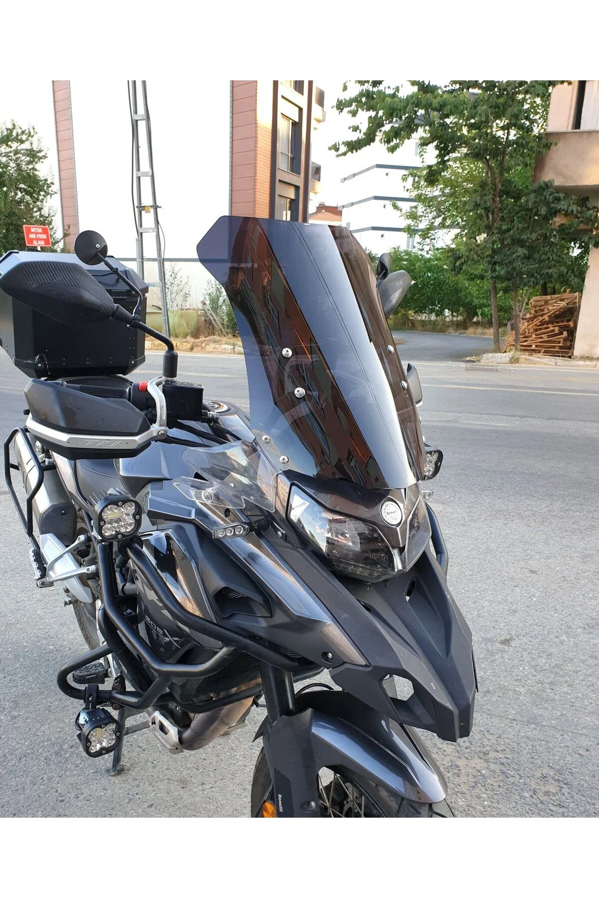 Benelli TRK 502 X Ön Cam 2017-2026 Model 54cm Siyah Renkli 4mm