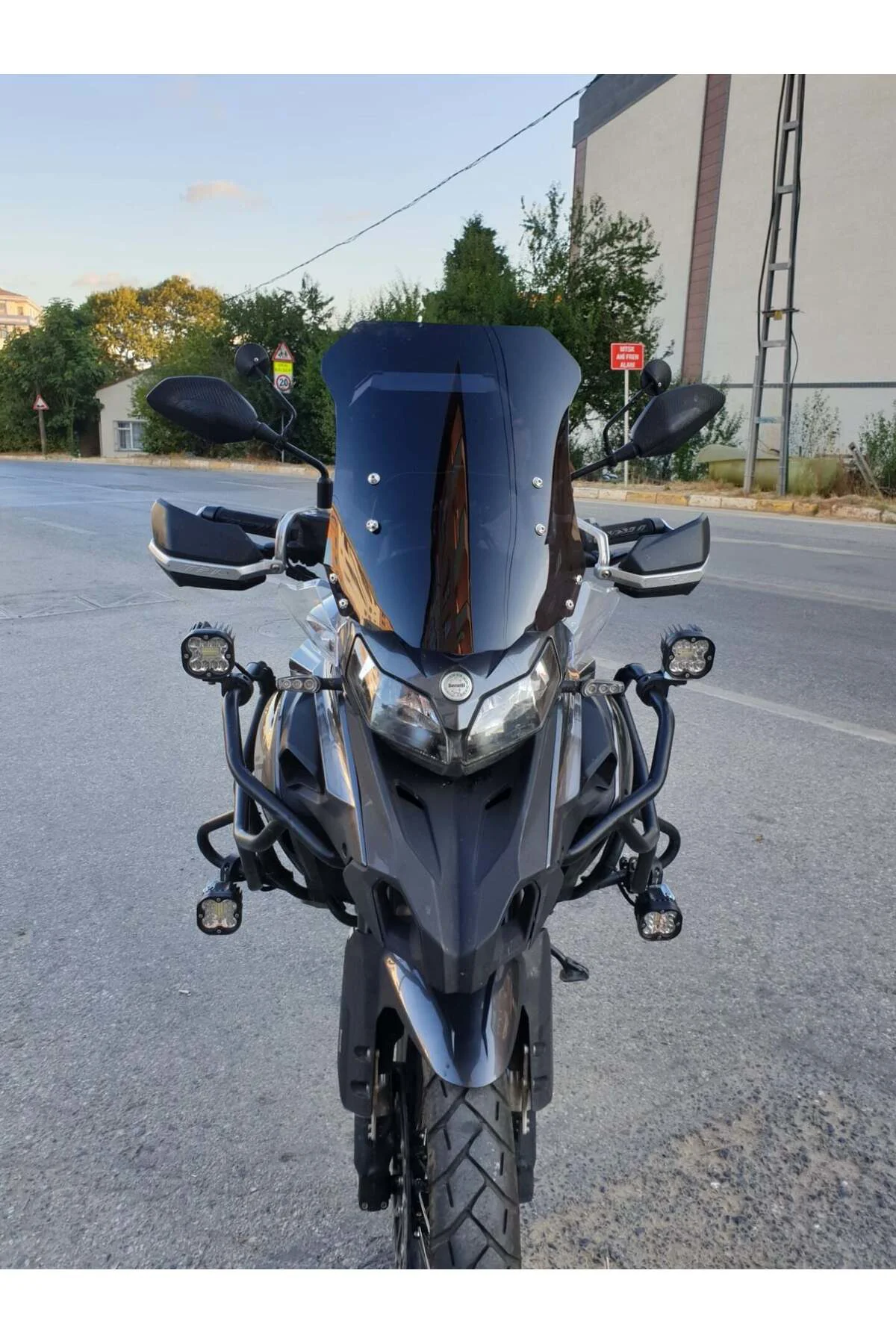 Benelli TRK 502 X Ön Cam 2017-2026 Model 54cm Siyah Renkli 4mm