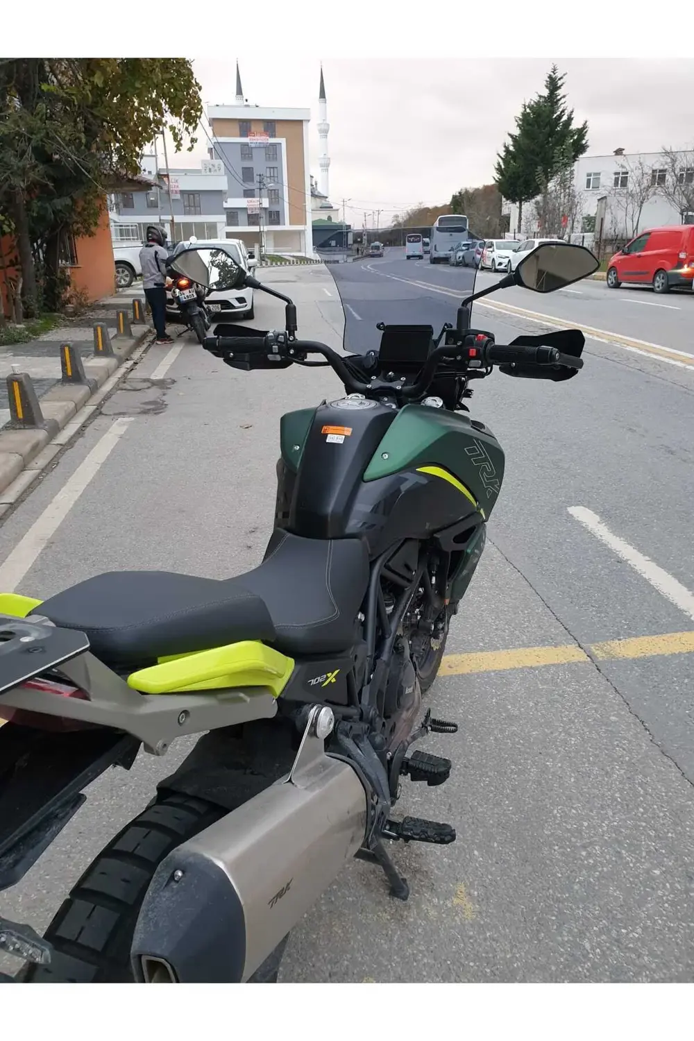 Benelli TRK 702 X Ön Cam 2024 Model 51cm Açıkfüme Renkli 4mm 4mm