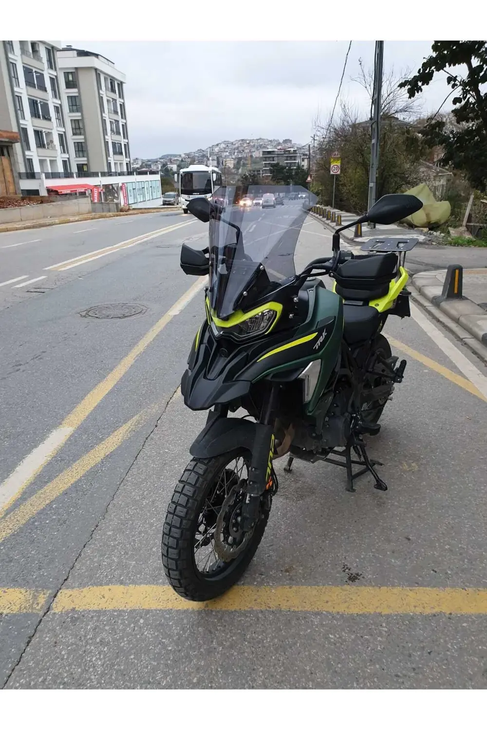 Benelli TRK 702 X Ön Cam 2024 Model 51cm Açıkfüme Renkli 4mm 4mm