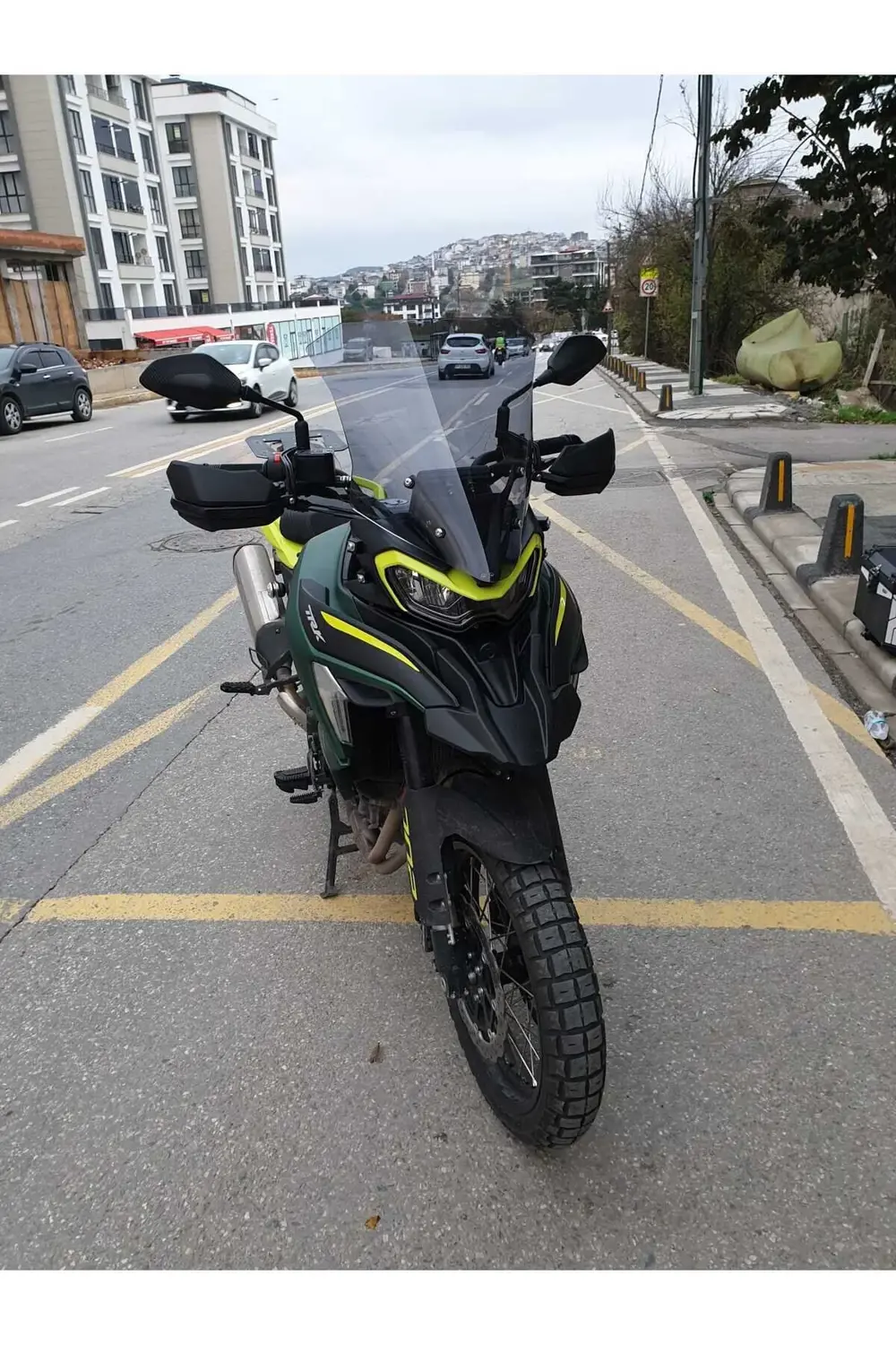 Benelli TRK 702 X Ön Cam 2024 Model 51cm Açıkfüme Renkli 4mm 4mm