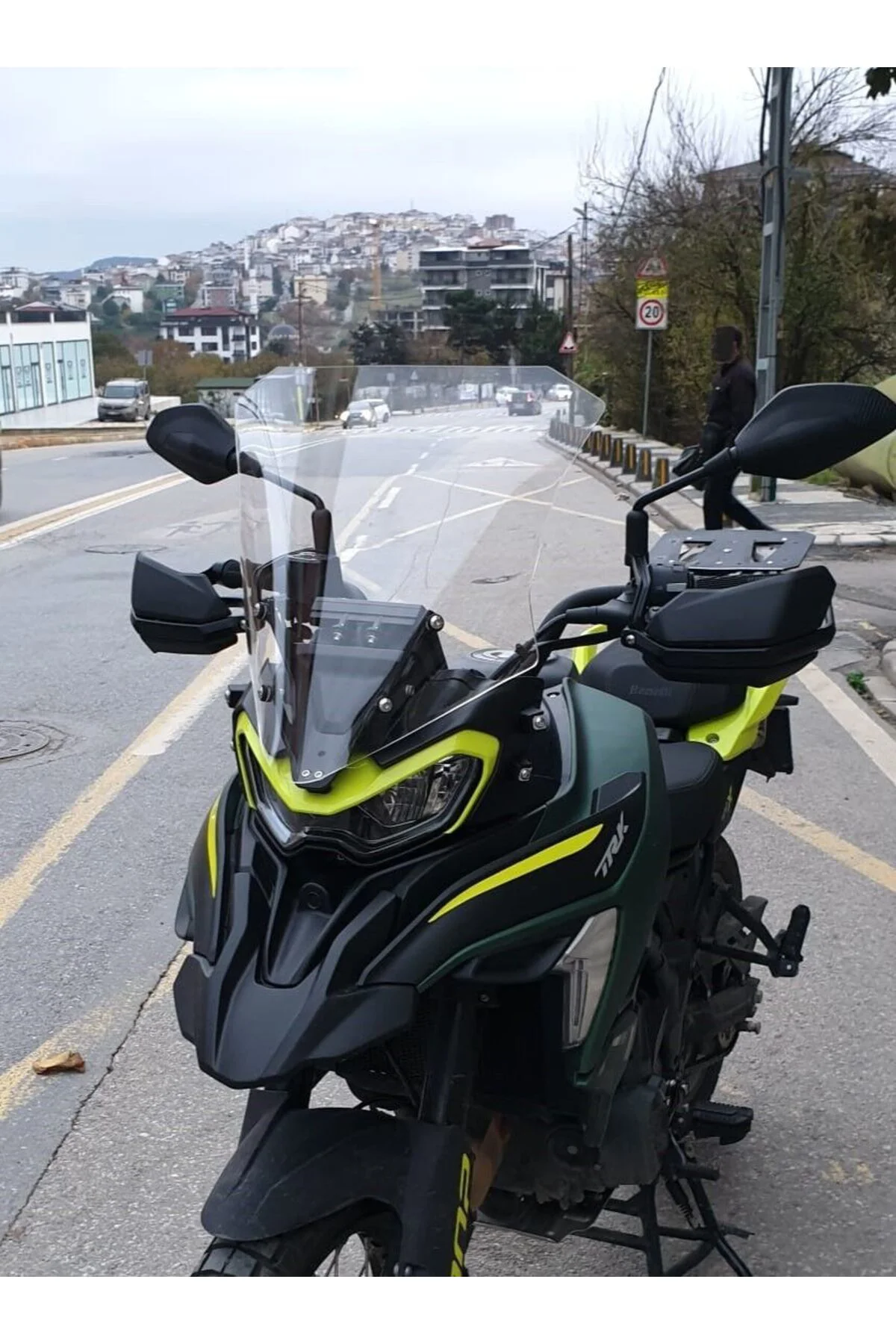 Benelli TRK 702 X Ön Cam 2024-2026 Model 51cm Şeffaf Renkli 4mm