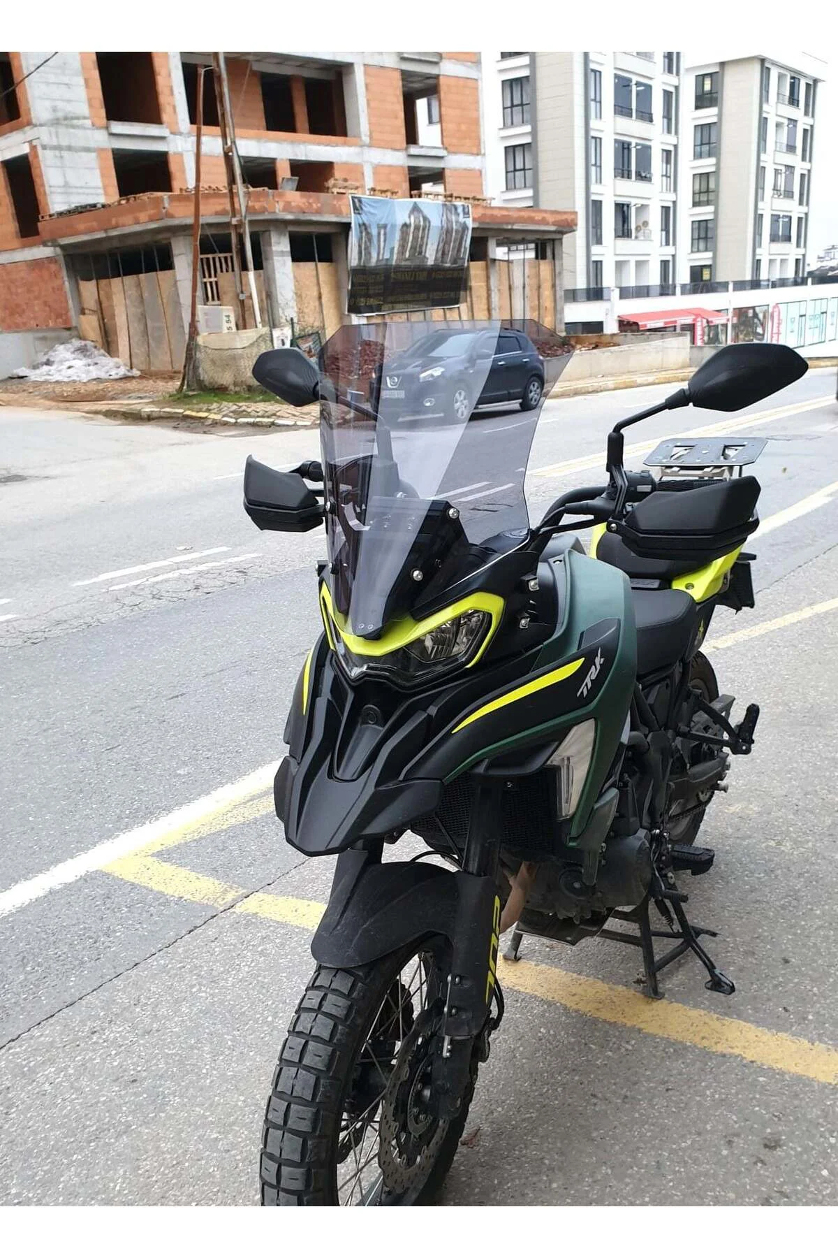 Benelli TRK 702 X Ön Cam 2024-2026 Model 51cm Füme Renkli 4mm TAS