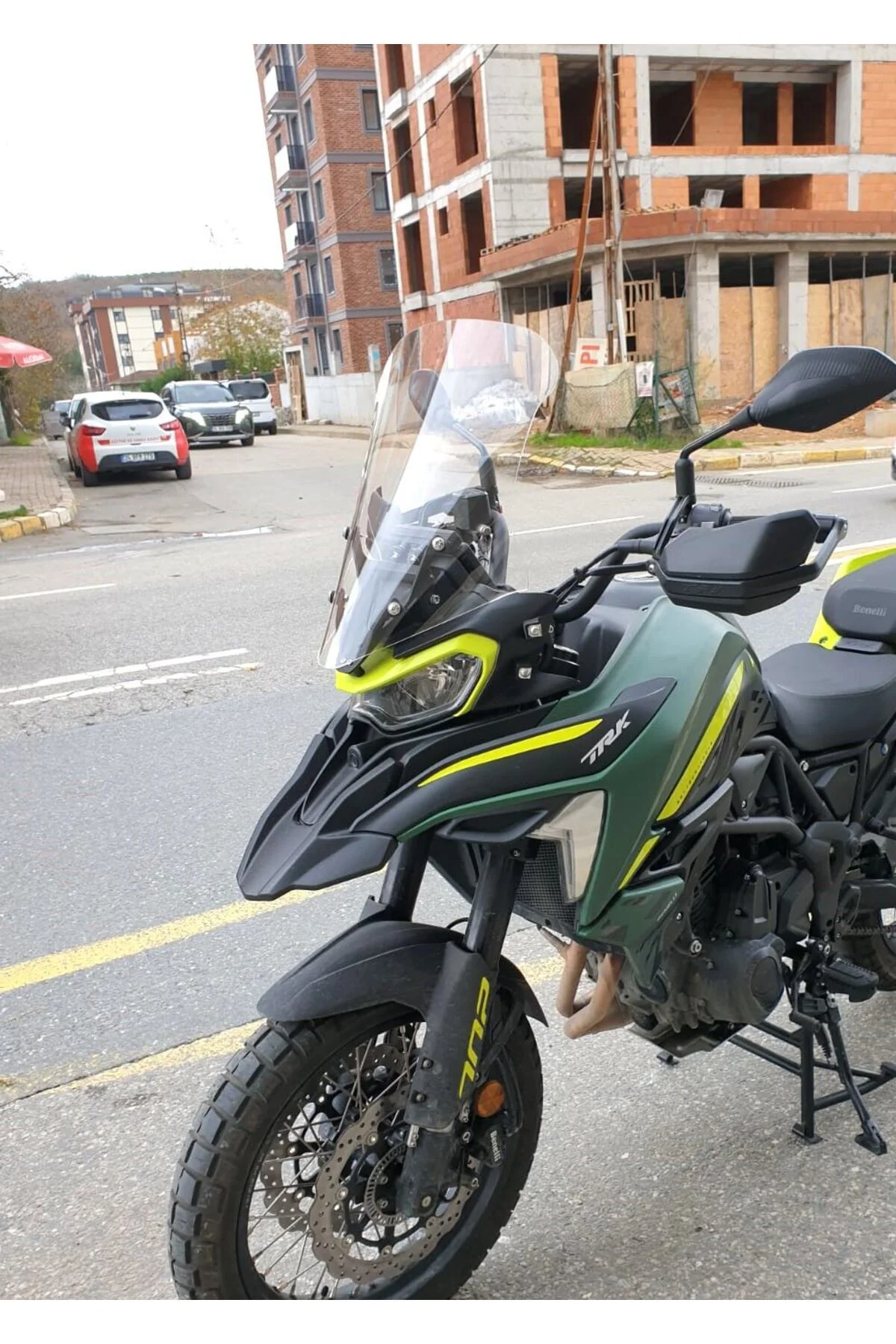 Benelli TRK 702 X Ön Cam 2024-2026 Model 51cm Şeffaf Renkli 4mm T