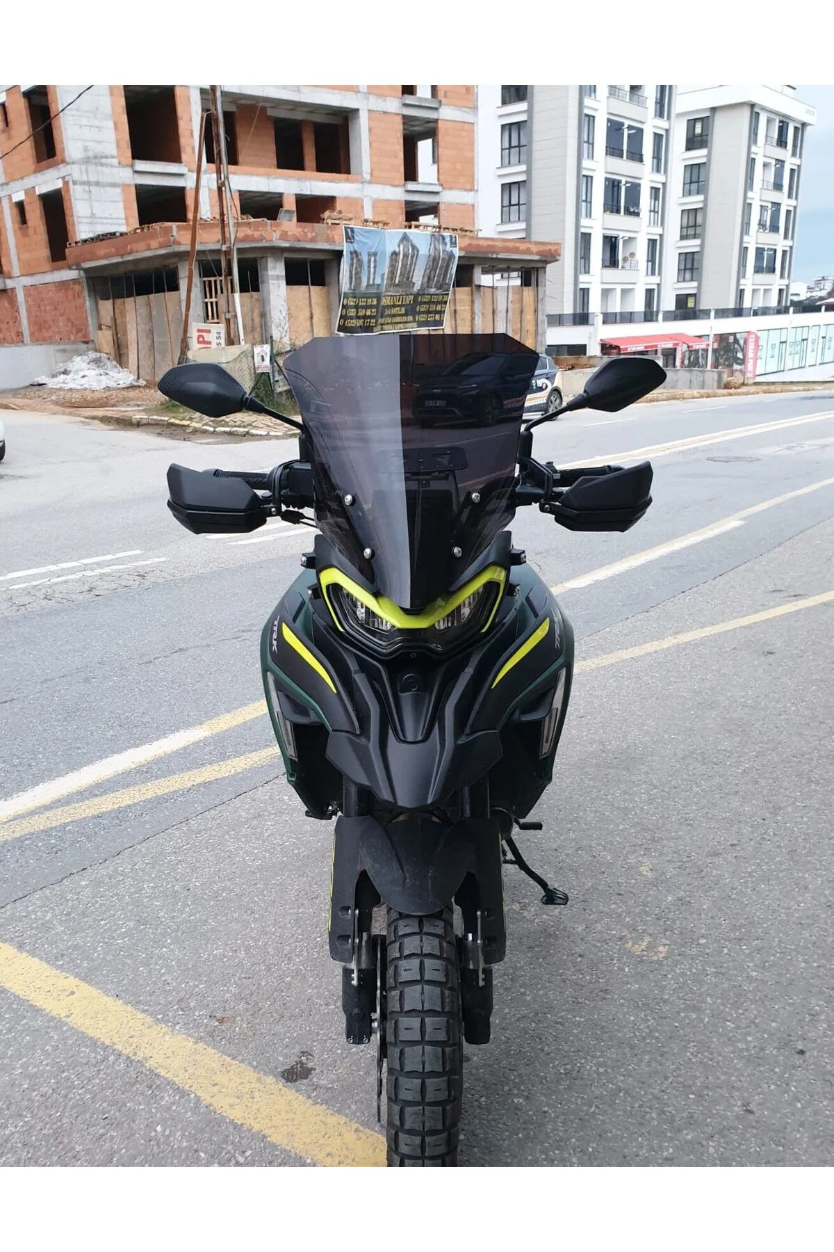Benelli TRK 702 X Ön Cam 2024-2026 Model 51cm Siyah Renkli 4mm