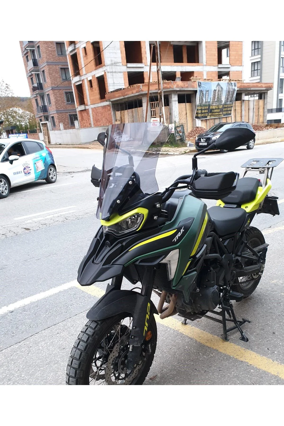 Benelli TRK 702 X Ön Cam 2024-2026 Model 51cm Füme Renkli 4mm TAS