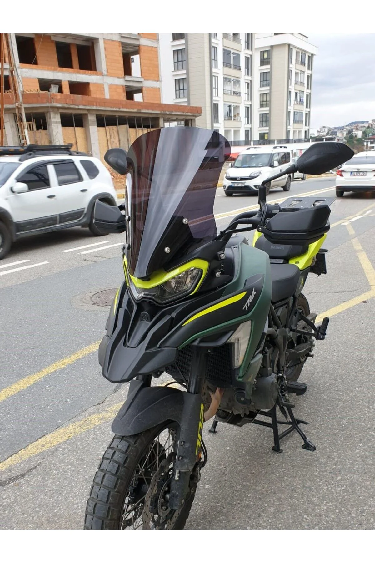 Benelli TRK 702 X Ön Cam 2024-2026 Model 51cm Siyah Renkli 4mm TASARIMLI