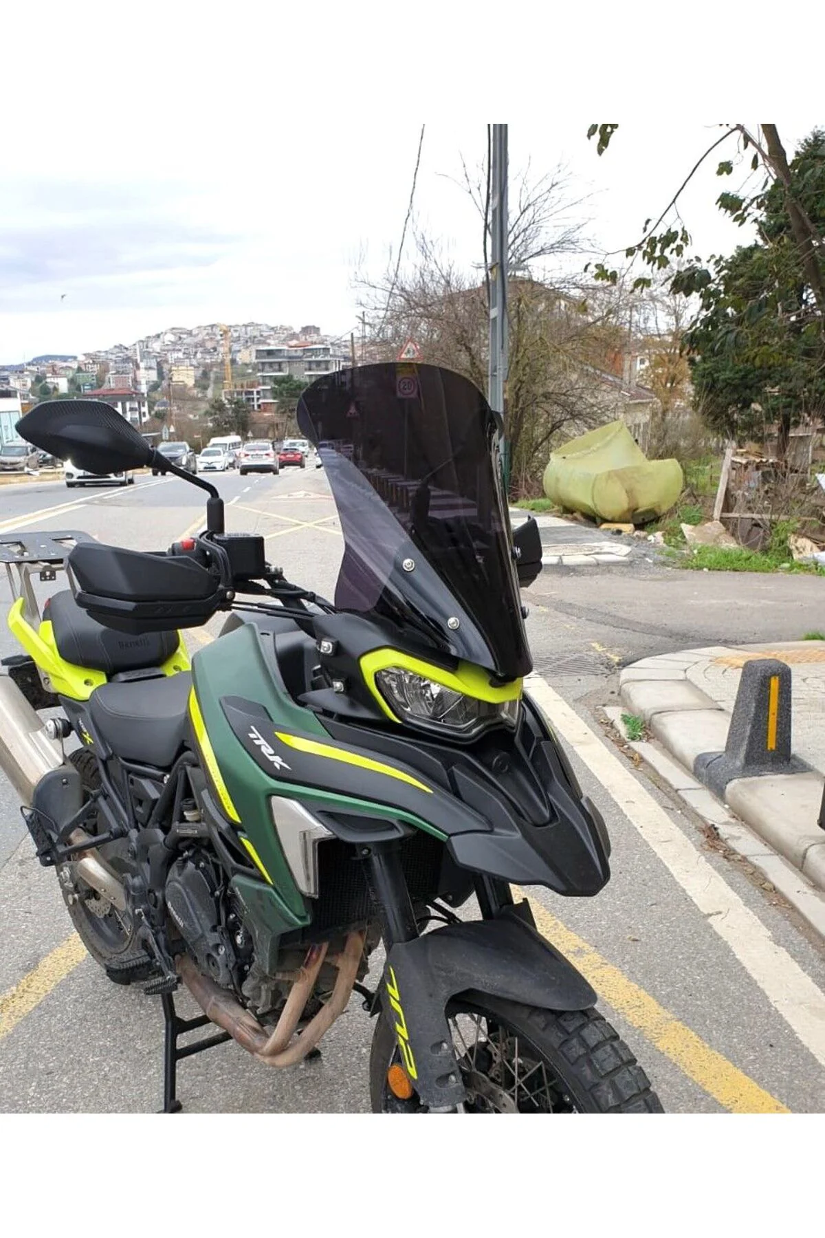 Benelli TRK 702 X Ön Cam 2024-2026 Model 51cm Siyah Renkli 4mm TASARIMLI