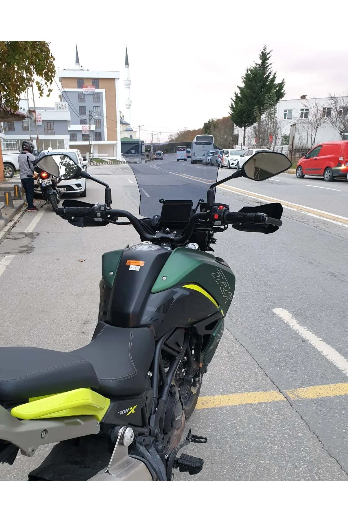 Benelli TRK 702 X Ön Cam 2024-2026 Model 51cm Füme Renkli 4mm TAS