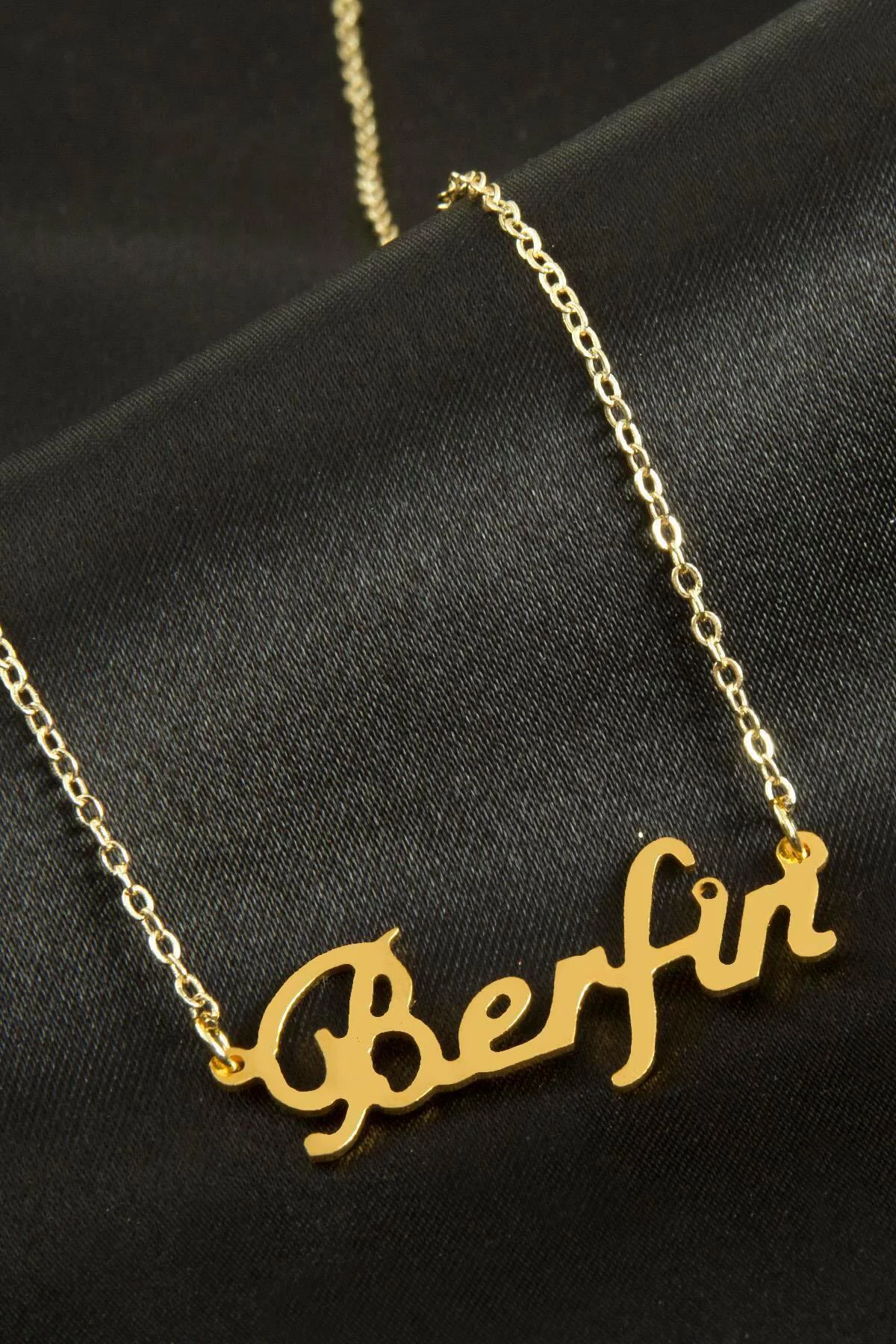 Berfin Isimli Kolye (Kişiye Özel)