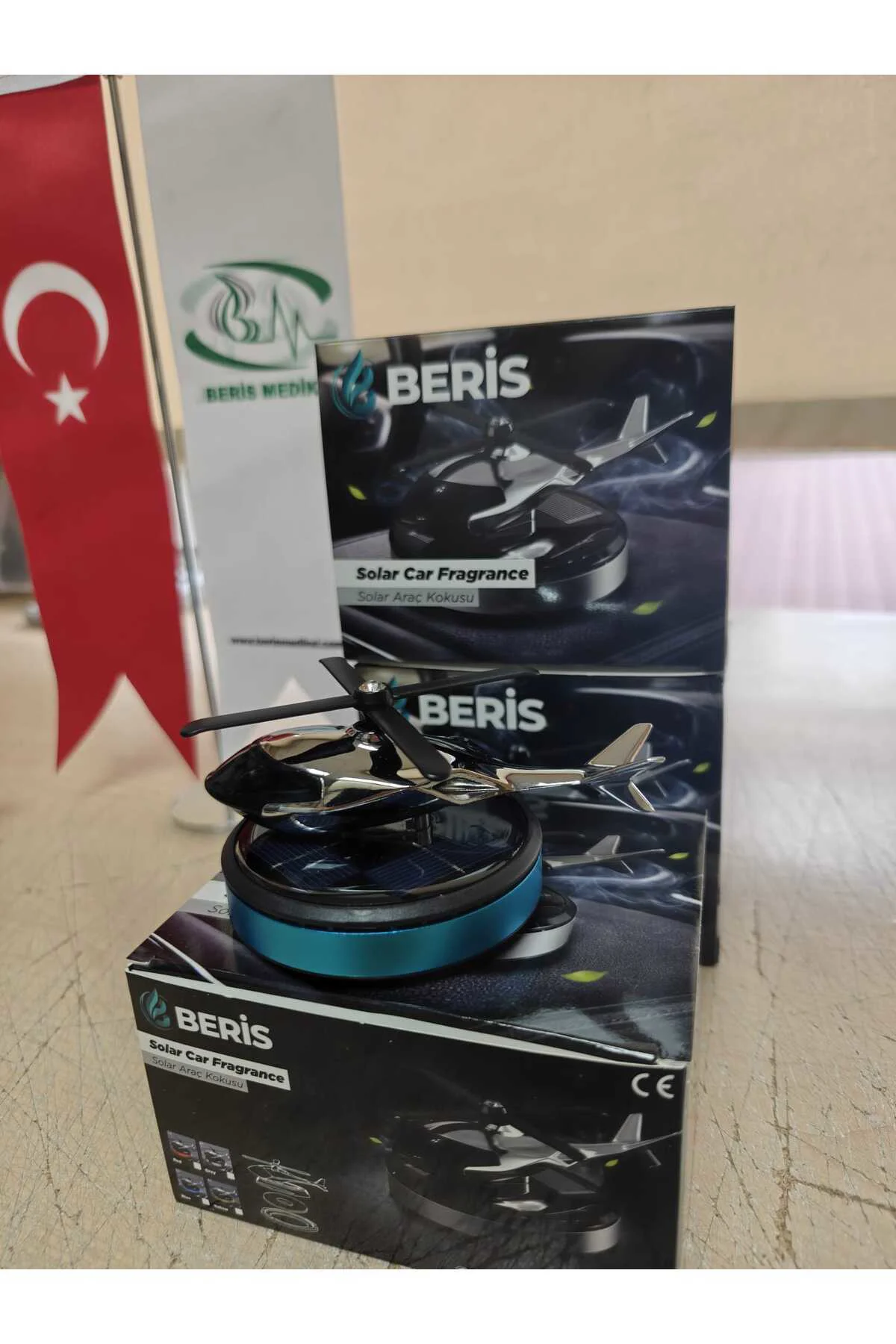 BERİS Solar Helikopter Araç Kokusu | Güneş Enerjili Dönen Pervaneli Araç Parfümü + Hediye Esanslı