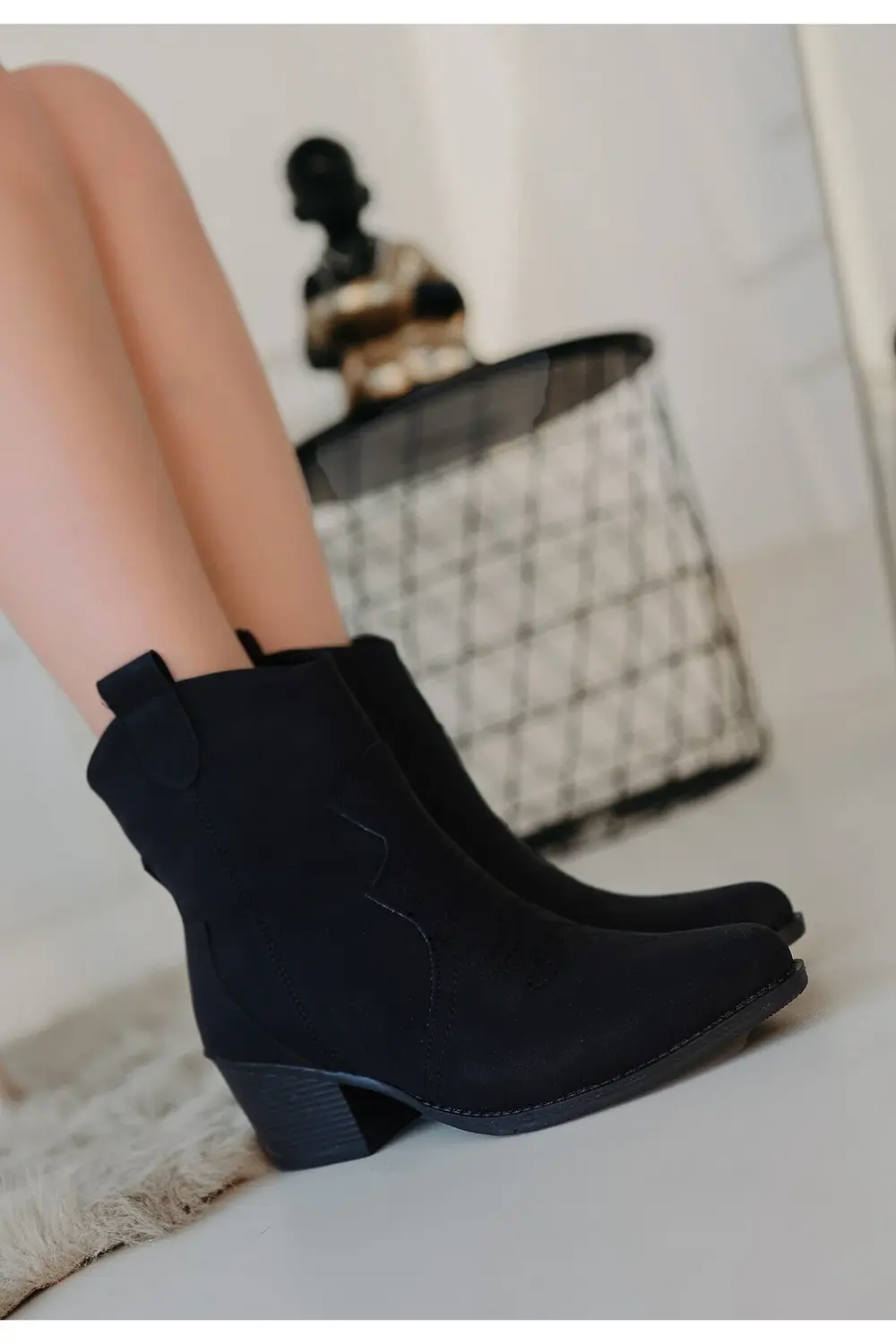 BerniShoes Akver Siyah Nubuk Topuklu Bot