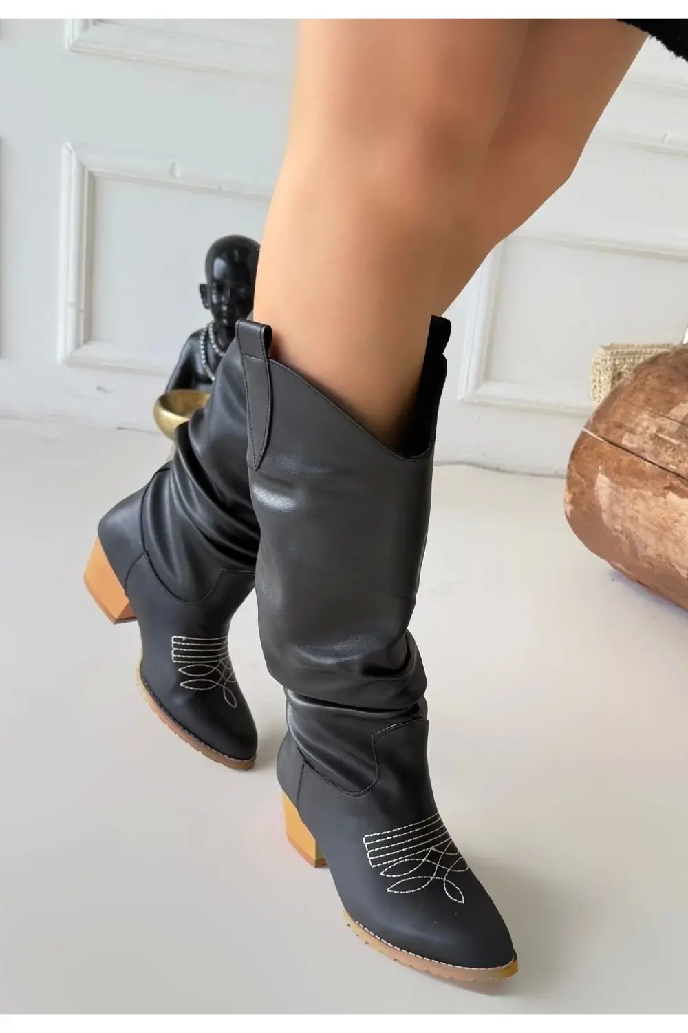 Jeoni Siyah Cilt Topuklu Çizme