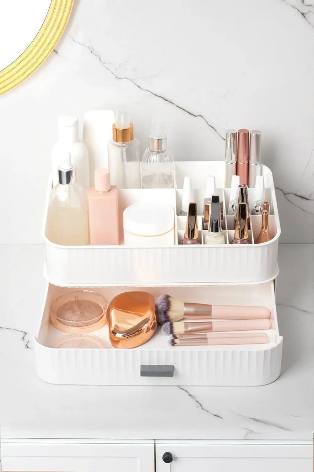 Beyaz 2 katlı makyaj ve takı organizeri, şık ve fonksiyonel düzen