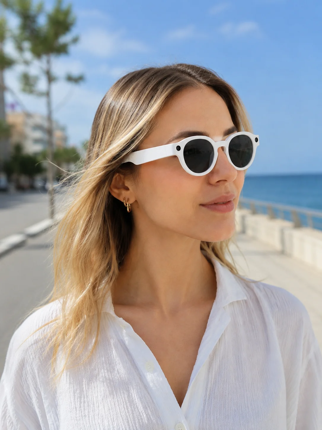 Beyaz 3 Lensli Akıllı Kamera Gözlüğü Yapay Zeka Sesli Asistan Görüntü Tanıma Bluetooth Görüşme ve Müzik Özellikli Fiyatı, Yorumları ve Özellikleri