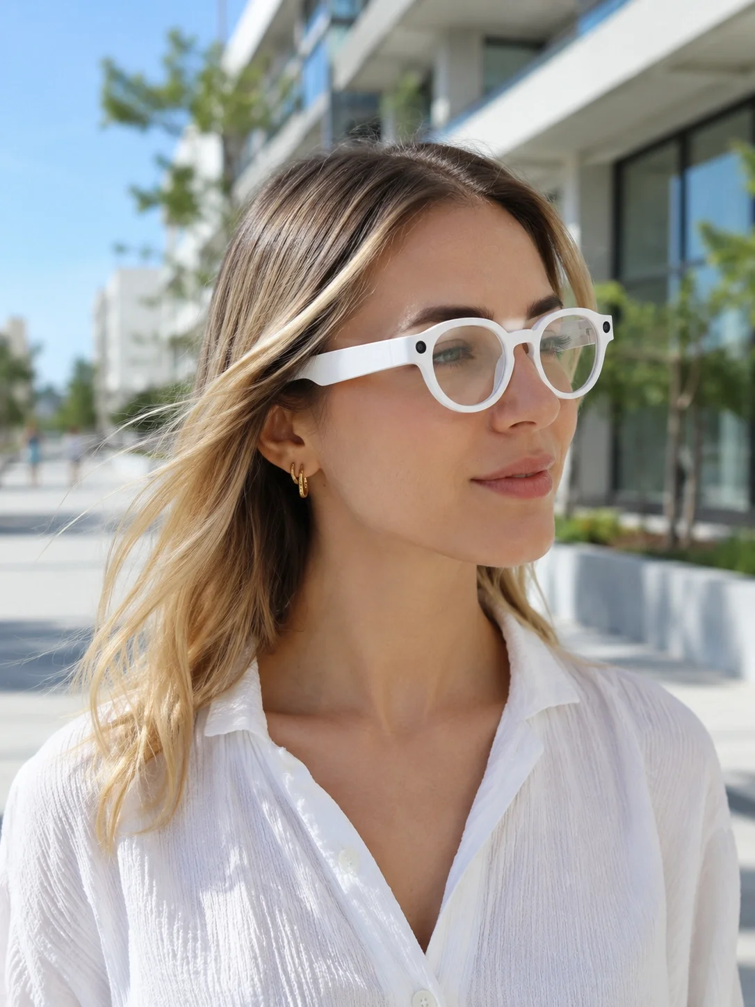 Beyaz 3 Lensli Akıllı Kamera Gözlüğü Yapay Zeka Sesli Asistan Görüntü Tanıma Bluetooth Görüşme ve Müzik Özellikli Beyaz 3 Lensli Akıllı Kamera Gözlüğü Yapay Zeka Sesli Asistan Görüntü Tanıma Bluetooth Görüşme ve Müzik Özellikli