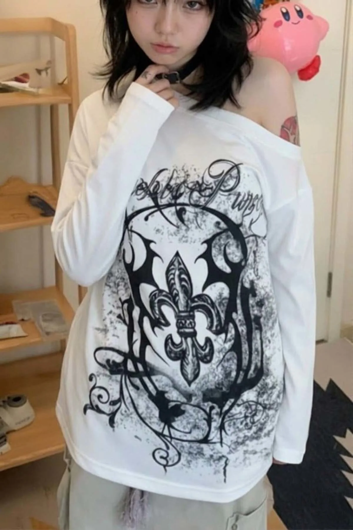 Beyaz Abstract Pattern Gotik Y2K Uzun Kollu Off-Shoulder T-Shirt Beyaz Abstract Pattern Gotik Y2K Uzun Kollu Off-Shoulder T-Shirt