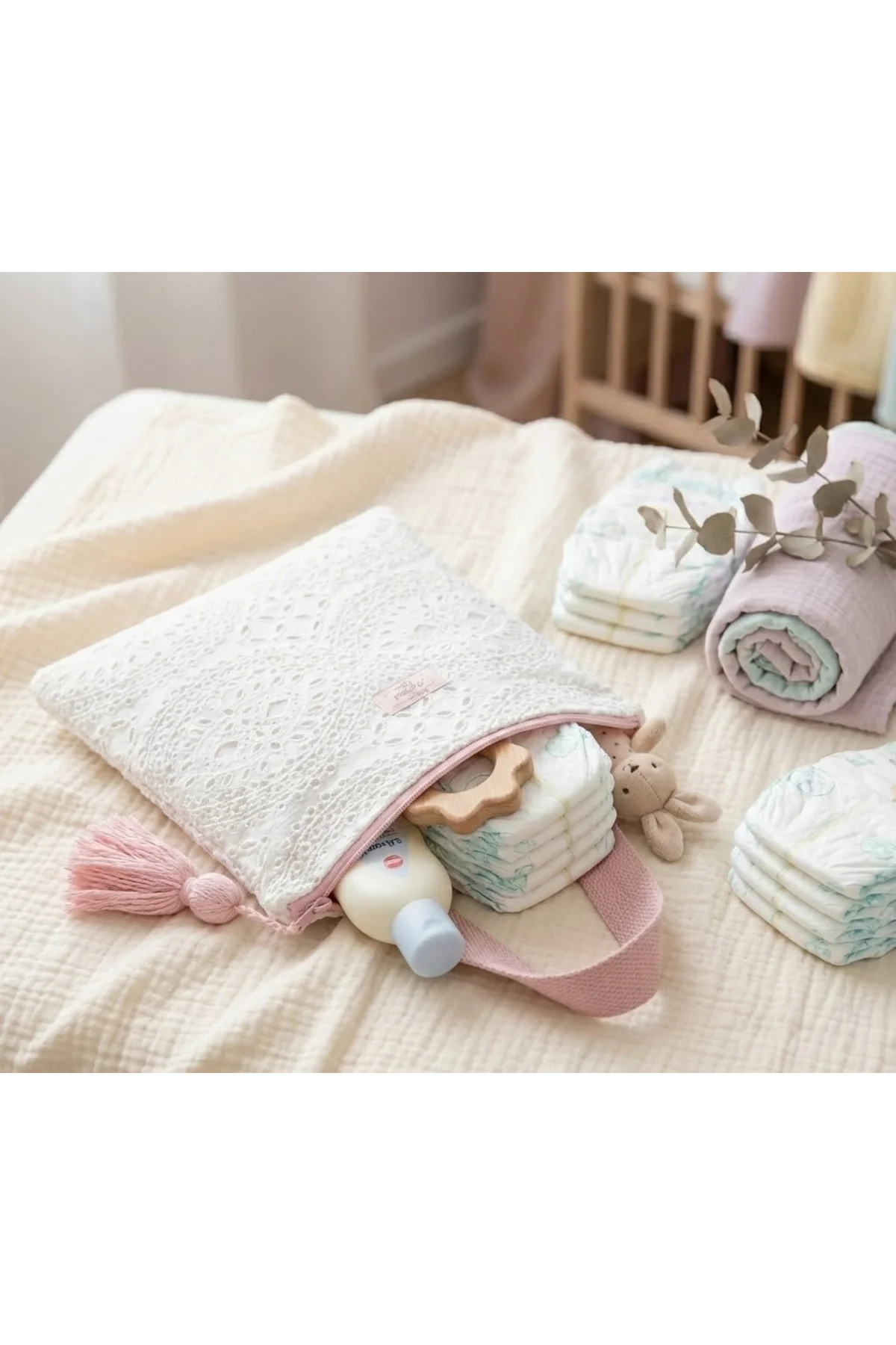 Beyaz Ajur Desenli Organizer Seyahat & Bebek Bakım Çantası