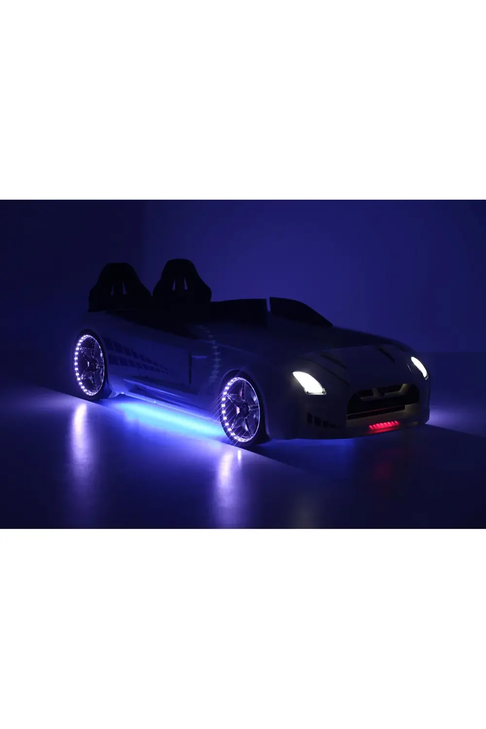 Beyaz Arabalı Yatak Kapıları Açılan GTR Full Ledli Kumandalı ve M