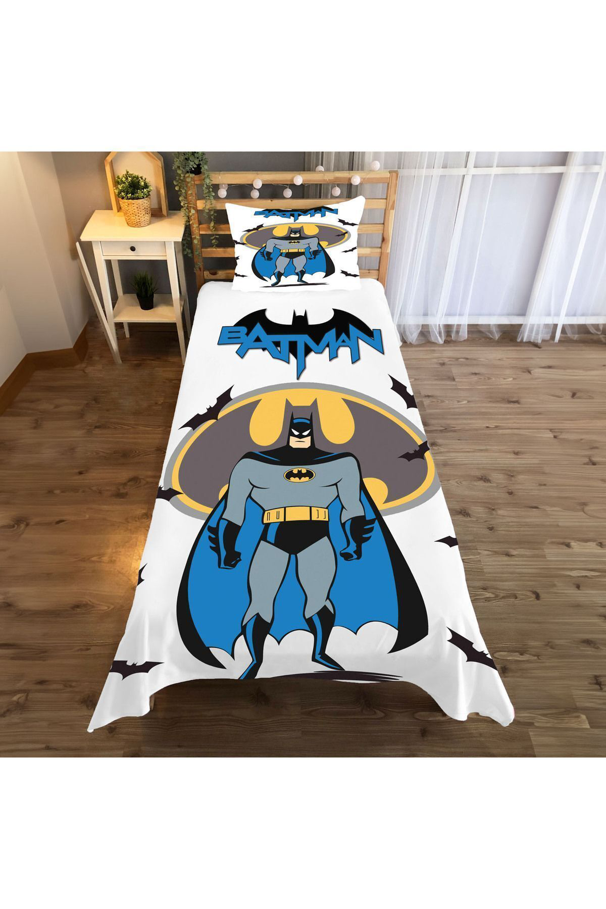 Evan Home Beyaz Batman Desenli Çocuk Odasi Takim Perde (İki Kanat),Yatak Örtüsü,Yastik,Kirlent ,Hali,Tablo