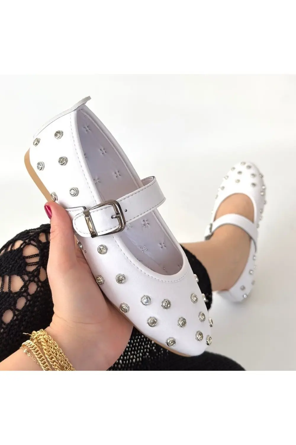 Beyaz Cilt Kemerli Babet Ayakkabı