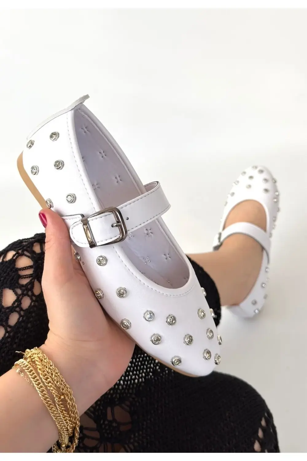 Beyaz Cilt Kemerli Babet Ayakkabı