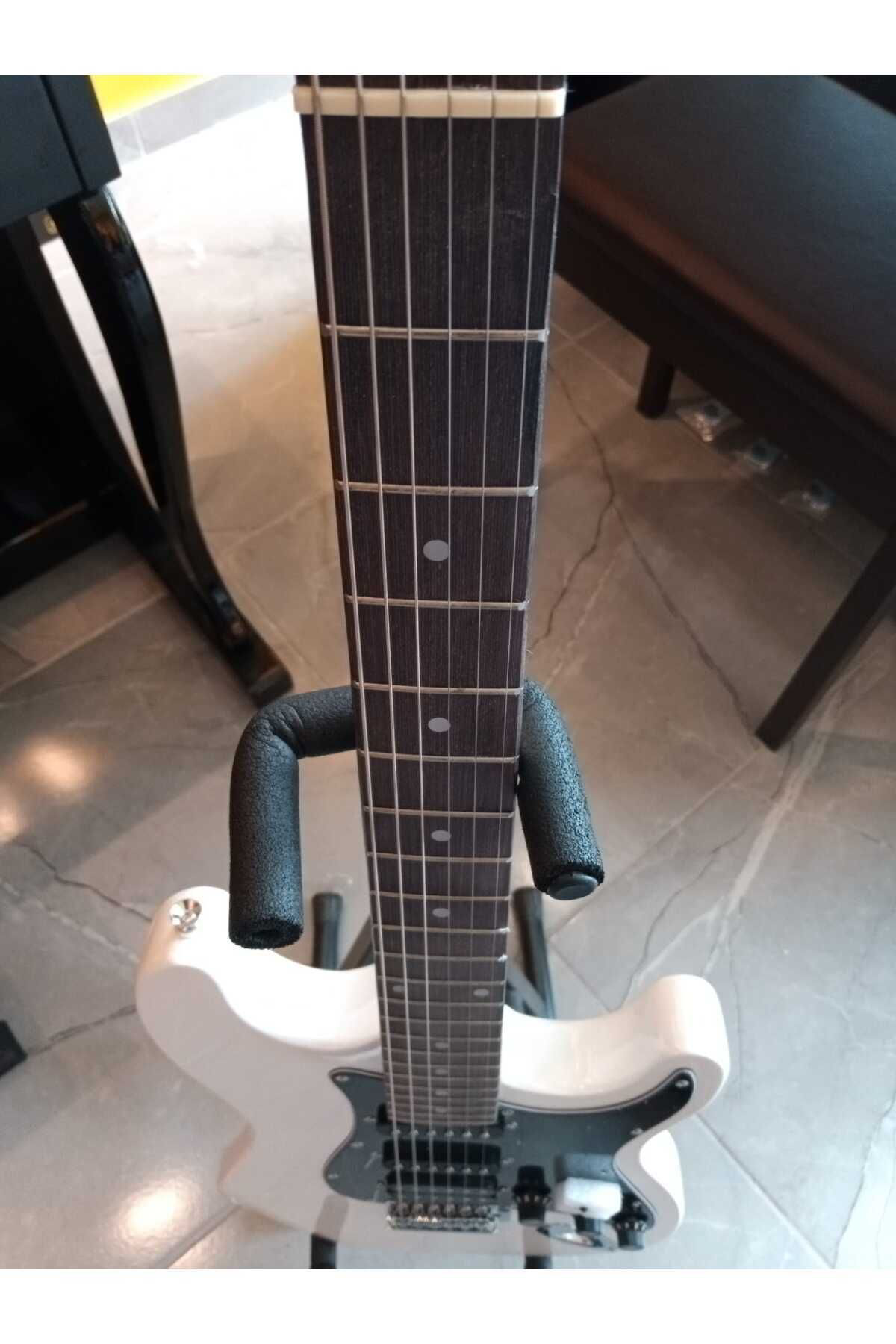 Lilya Beyaz Elektro Gitar St 309 Hss ( Hediyeler)