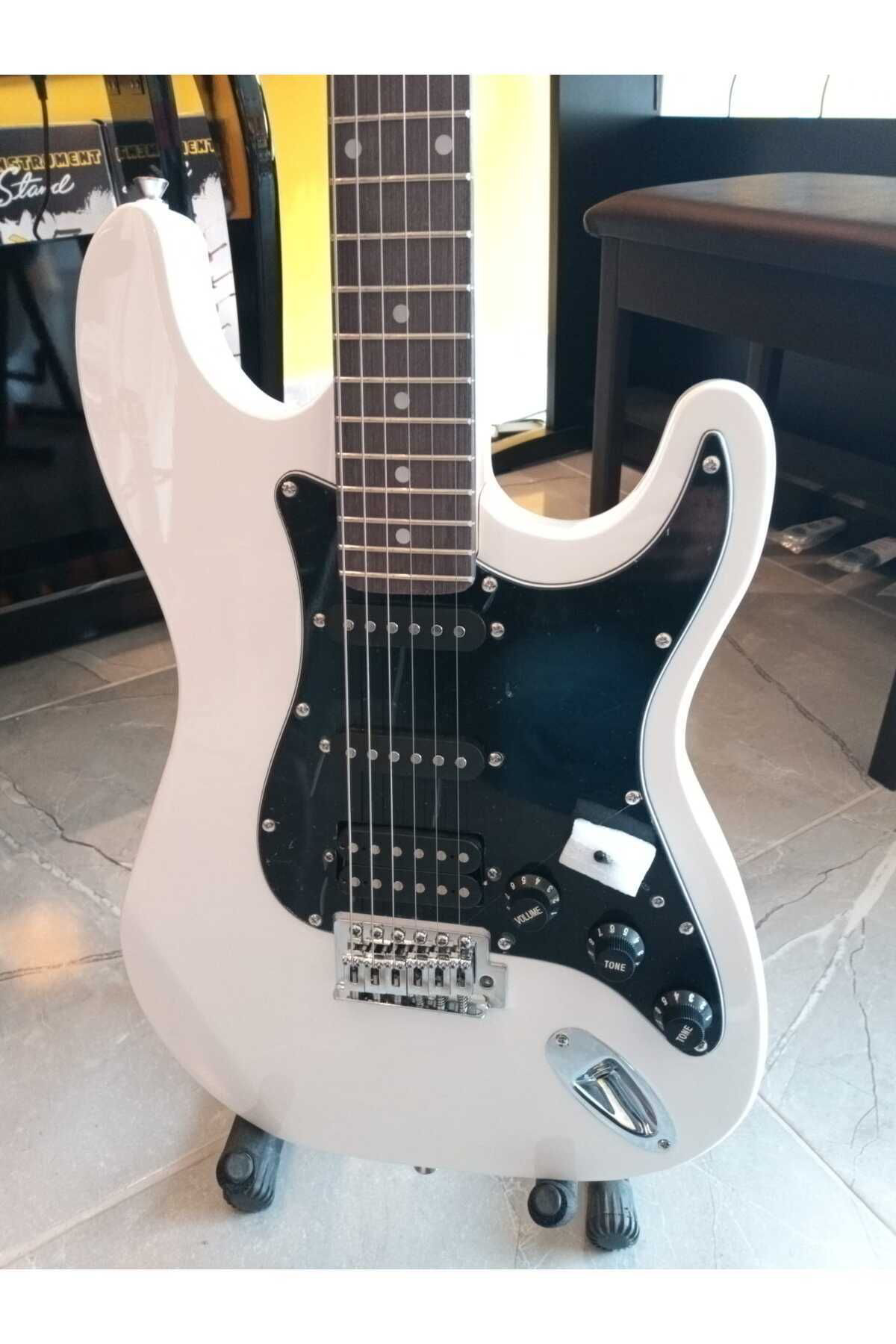 Lilya Beyaz Elektro Gitar St 309 Hss ( Hediyeler)