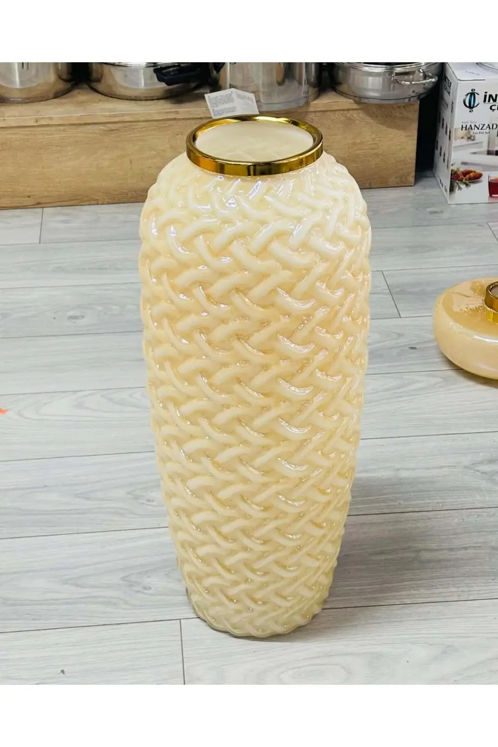 Beyaz Gold Detaylı Dekoratif Vazo 65x20 cm