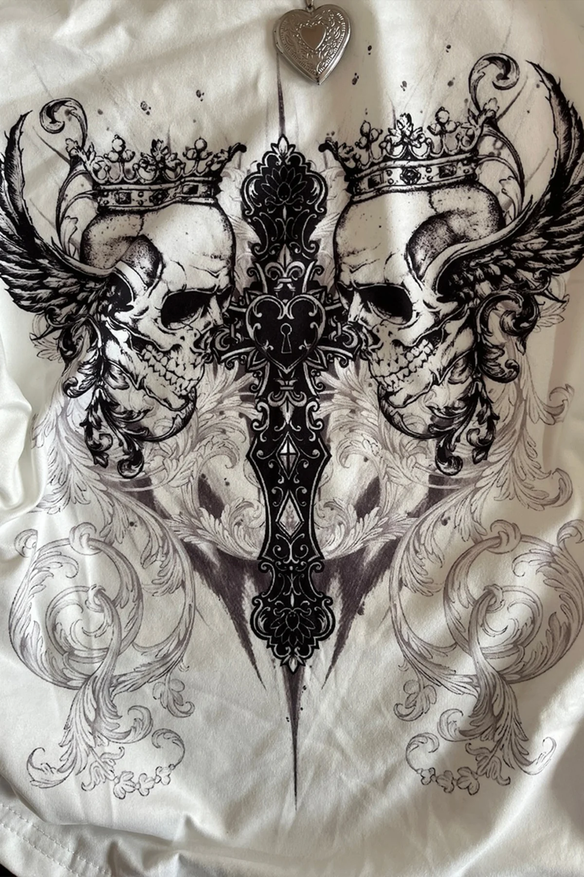Beyaz Gotik Aesthetic Skulls Cross Ekli Bağlamalı Y2K Kısa Kollu Beyaz Gotik Aesthetic Skulls Cross Ekli Bağlamalı Y2K Kısa Kollu