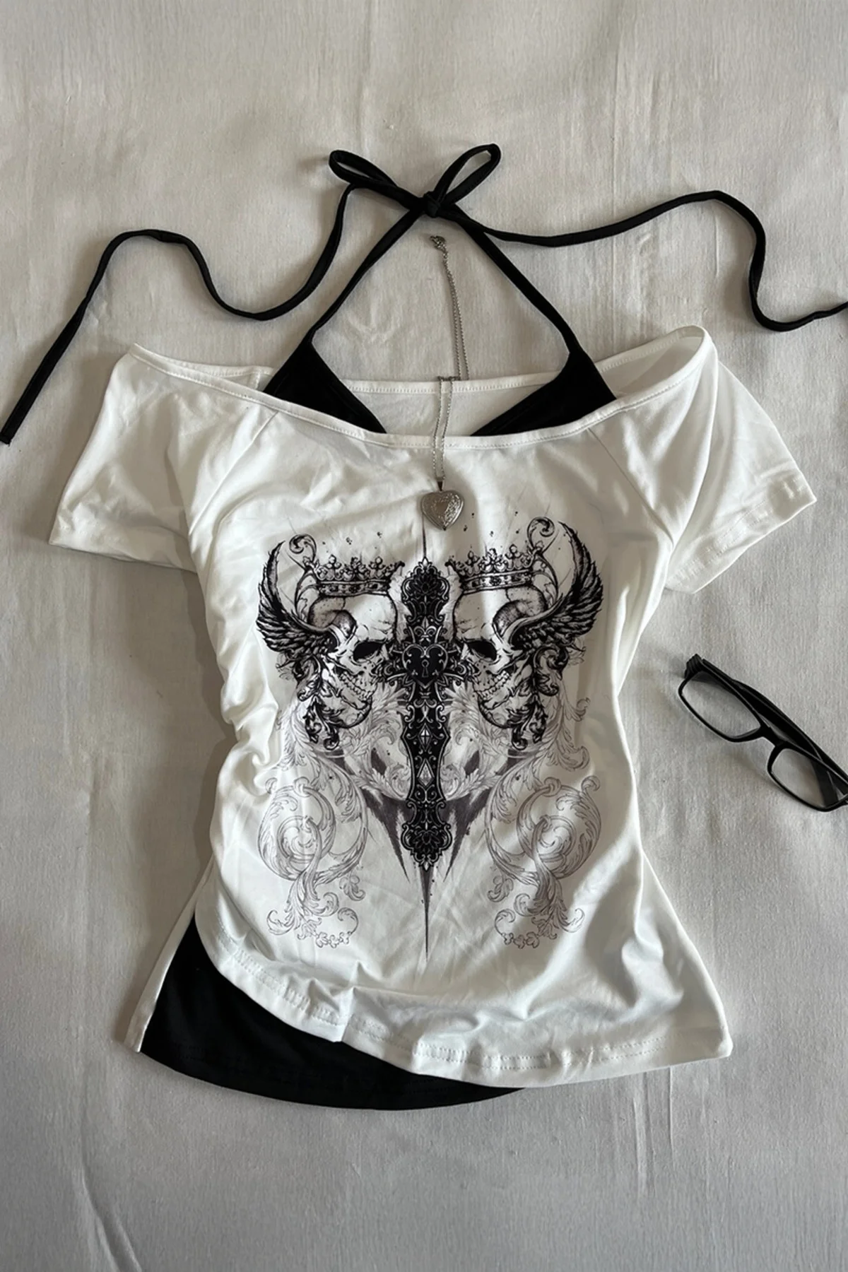 Beyaz Gotik Aesthetic Skulls Cross Ekli Bağlamalı Y2K Kısa Kollu Beyaz Gotik Aesthetic Skulls Cross Ekli Bağlamalı Y2K Kısa Kollu
