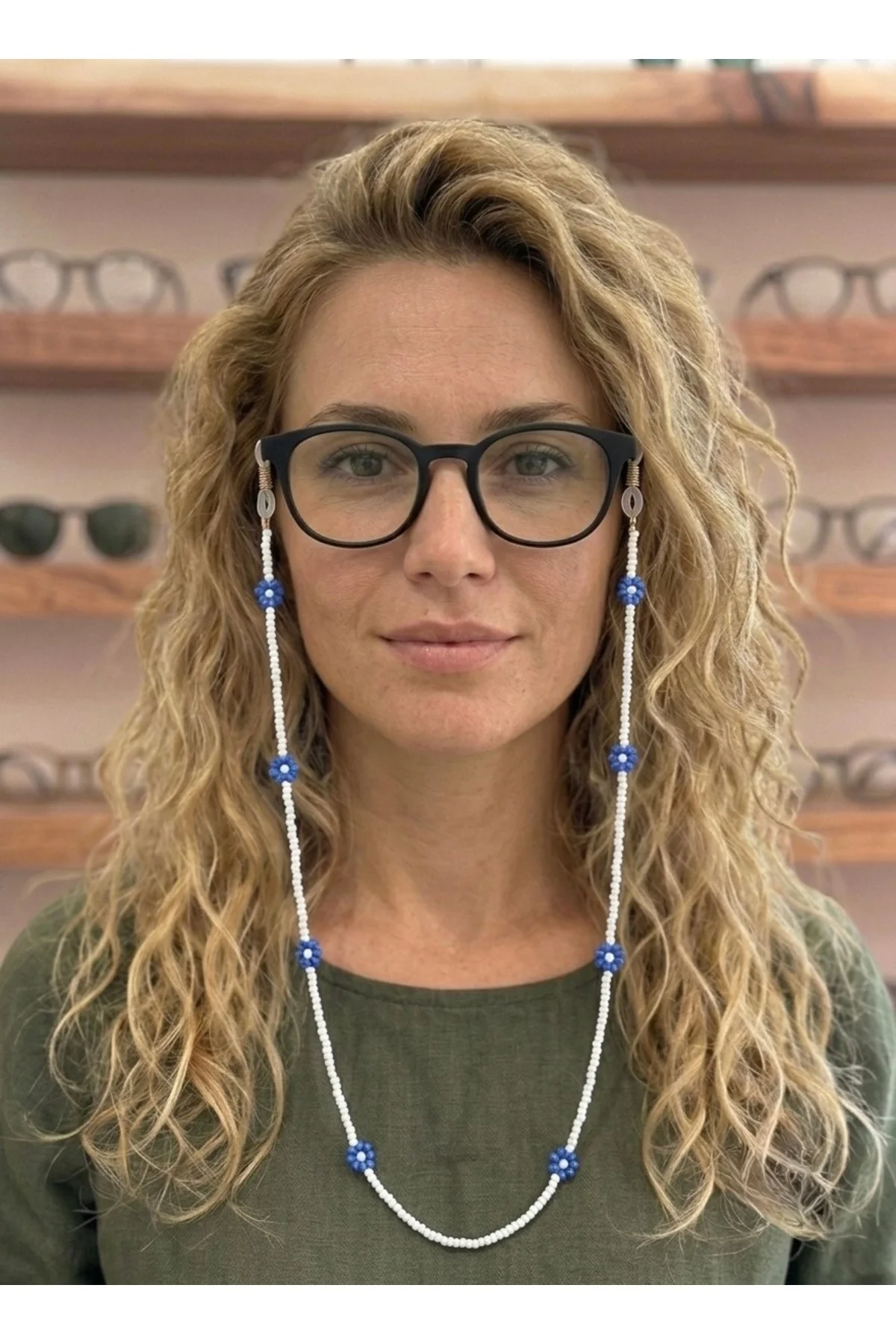Beyaz Kum Boncuk Mavi Çiçekli Gözlük İpi Aksesuarı Optik ve Güneş Uyumlu