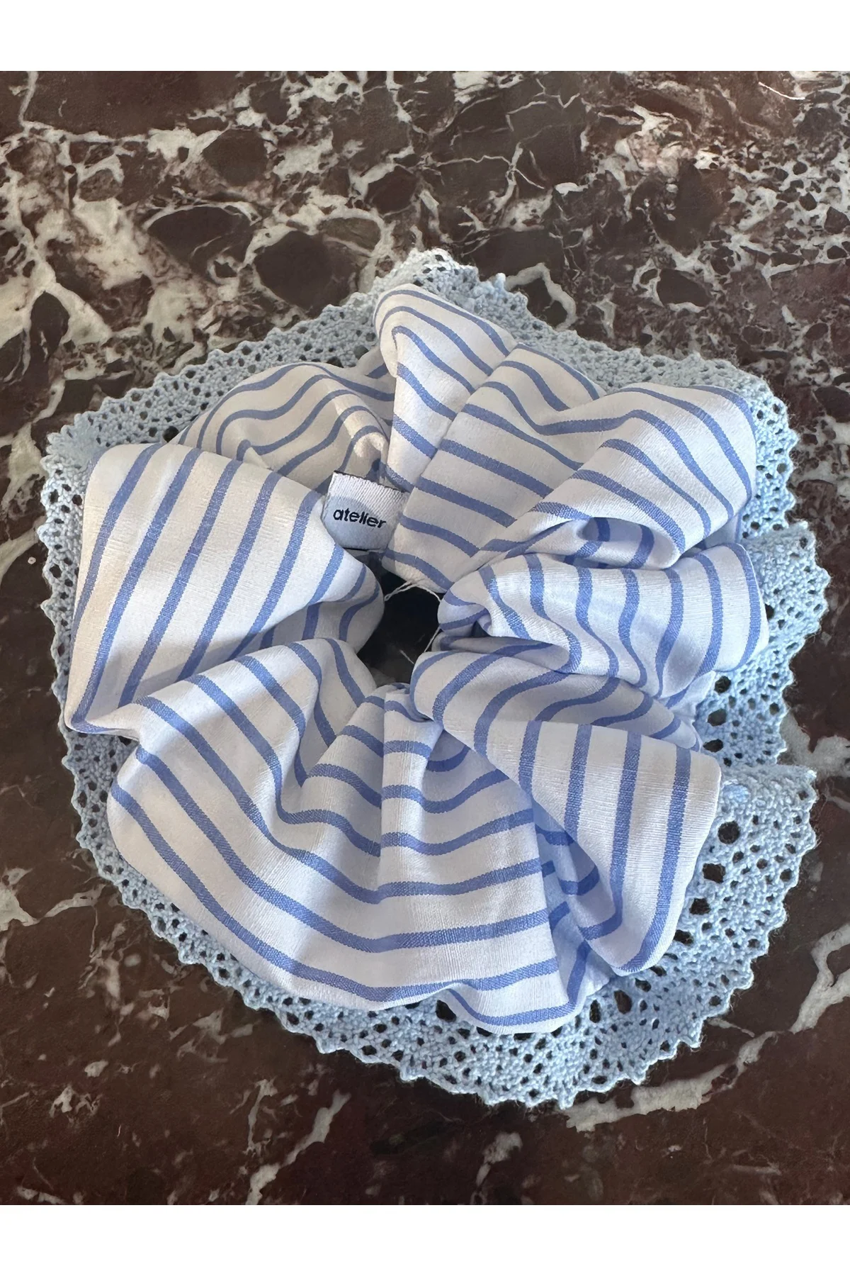 Beyaz Mavi Çizgili Dantelli Scrunchie Lastik Toka