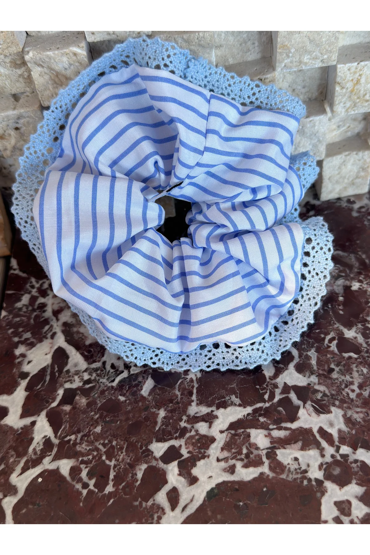 Beyaz Mavi Çizgili Dantelli Scrunchie Lastik Toka