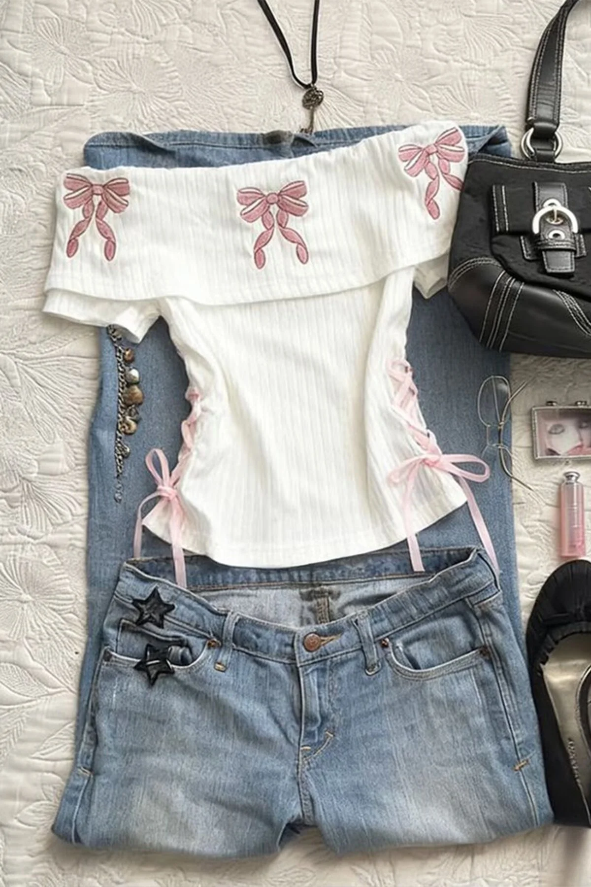 Beyaz Pembe Fiyonklu Harajuku Y2K Kısa Kollu Crop Beyaz Pembe Fiyonklu Harajuku Y2K Kısa Kollu Crop