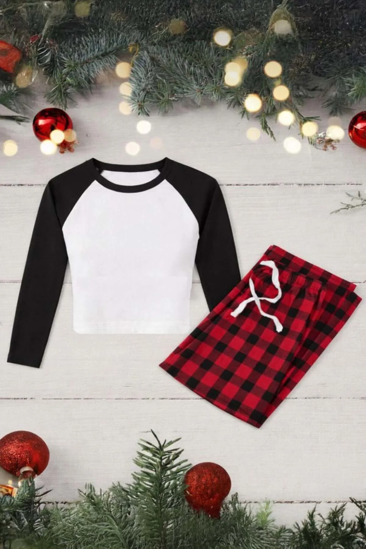 Beyaz Raglan Crop Siyah Kollu Pijama Takımı