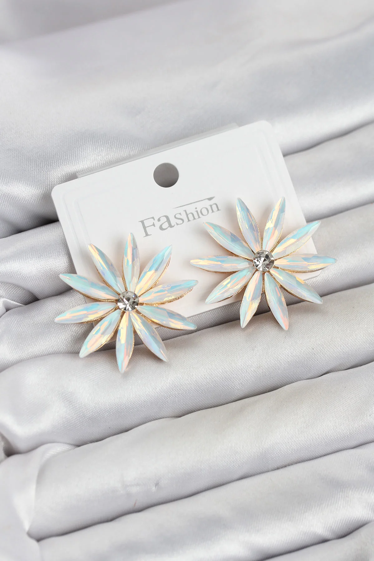 Beyaz Renk Kristal Taşlı Lotus Model Kadın Küpe TJ-BKP11929