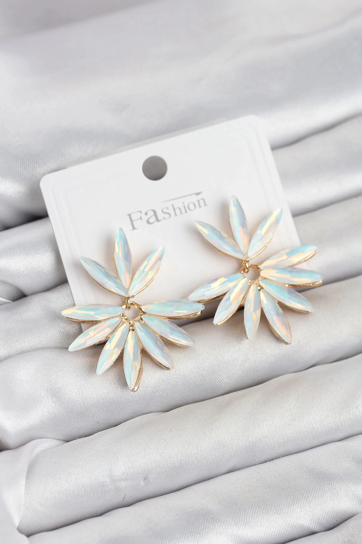Beyaz Renk Kristal Taşlı Lotus Model Kadın Küpe Bijuteri Küpe