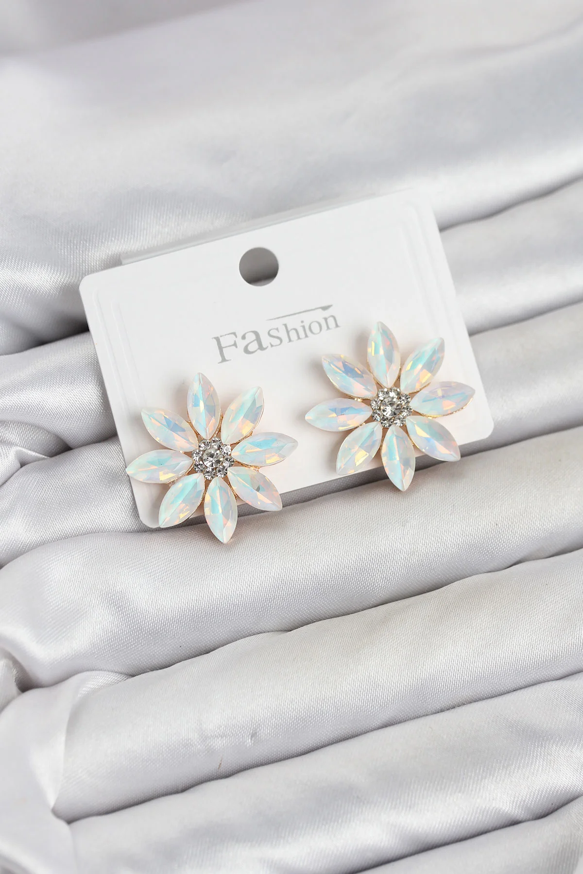 Beyaz Renk Kristal Taşlı Lotus Çiçek Model Kadın Küpe TJ-BKP11925