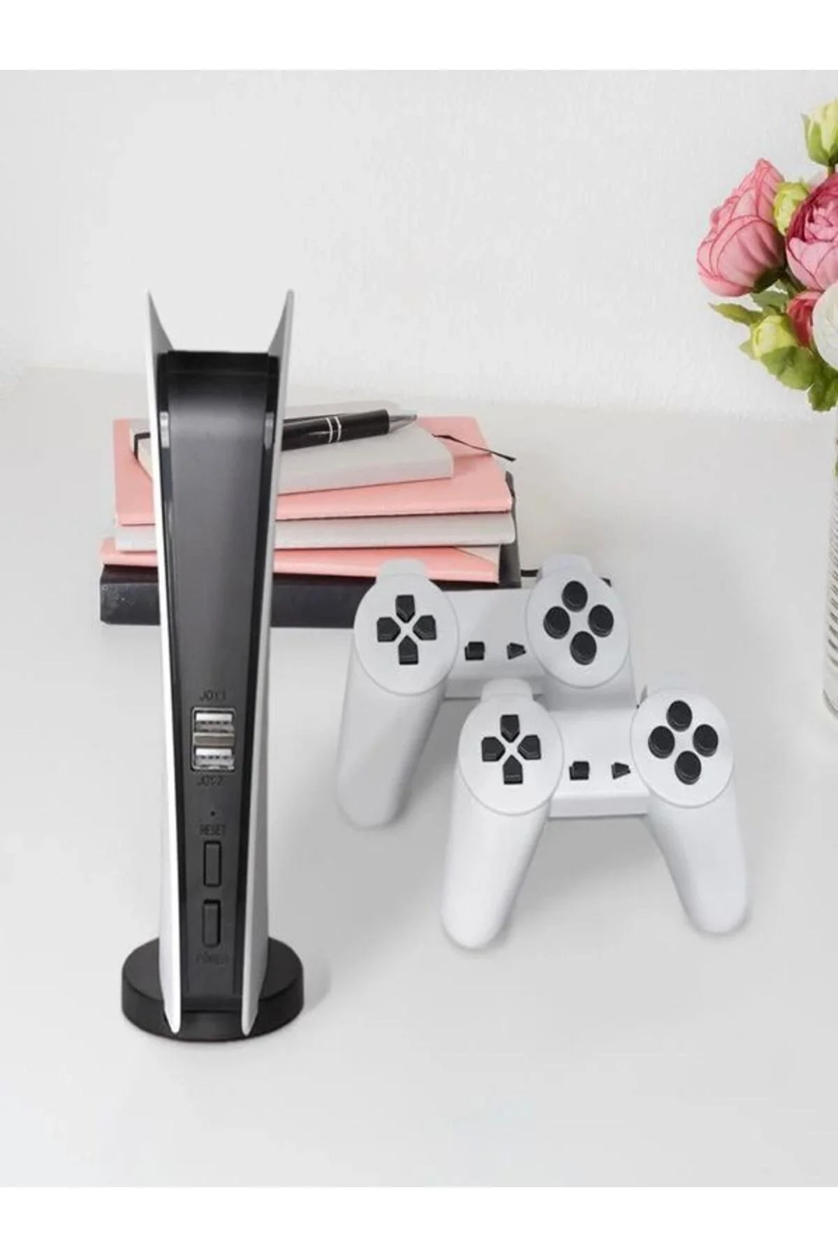 Beyaz renkli 8Bit USB bağlantılı taşınabilir 2 kollu retro temalı video oyun konsolu